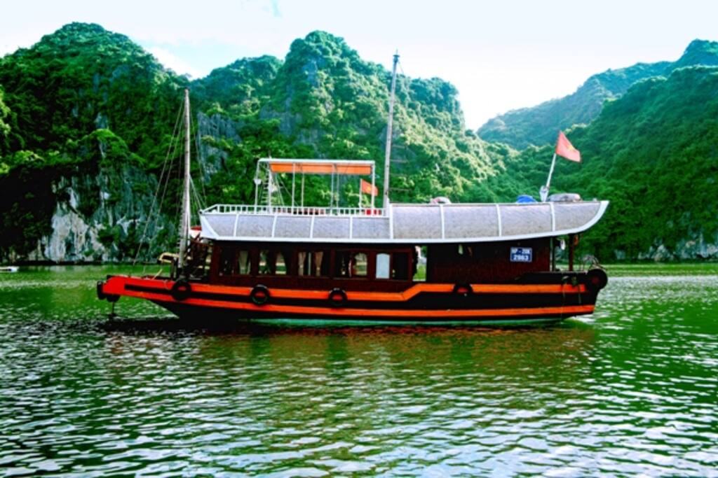 Private Fishing Boat as Fisherman in Lan Ha Bay