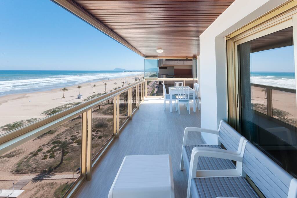 Terraza Frontal al Mar