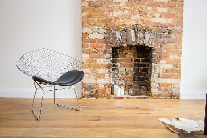 Stunning Dovercourt House FIRST & MAIN Unit joined gallery image 5