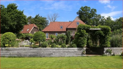 Large Country Home, Indoor Hot Tub, Walled Garden