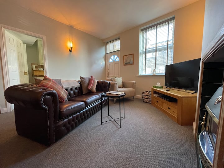 Quaint character cottage close to transport links Houses for Rent in