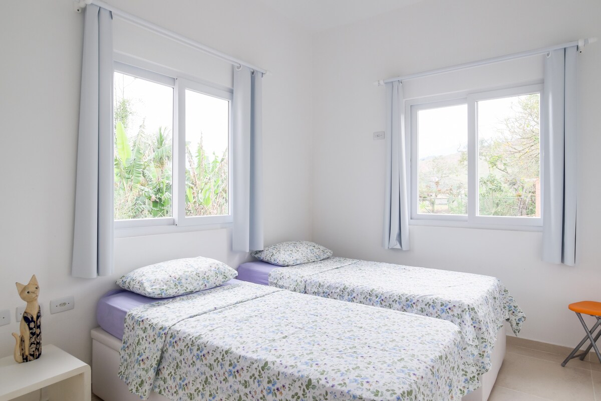 Boxbed, flexibiliteit om te gebruiken als 1 tweepersoonsbed of 2 eenpersoonsbedden.