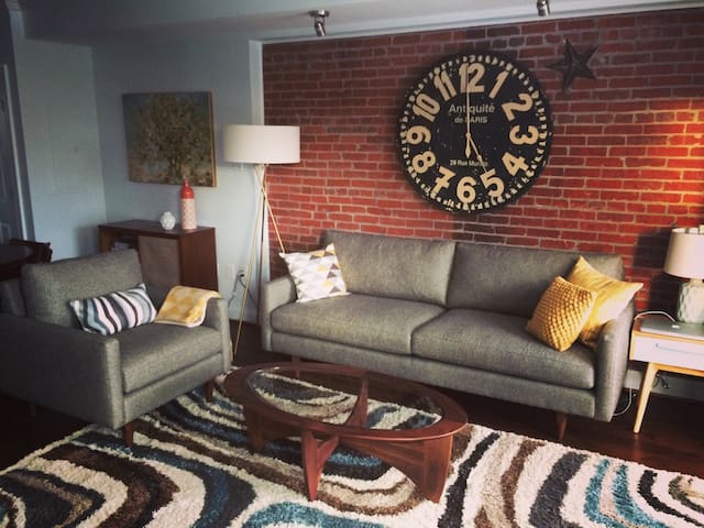 En-suite Bathroom/10 mins to Metro/No Cleaning Fee