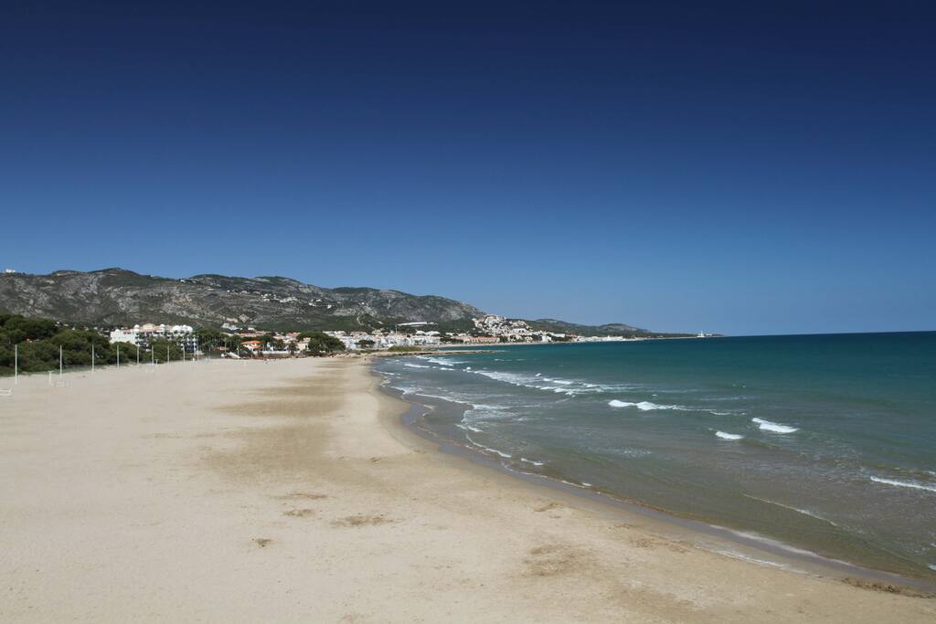 View of Alcossebre and the impressive Playa Romana (located 2 min from apartment). Alcossebre with its 7000 population, is a famous tourist destination, known for its restrictions of tall building and offer some of the cleanest beaches in Spain