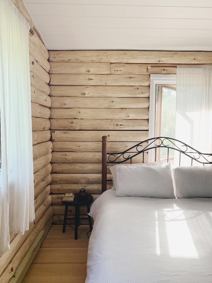 Chumba #2 (Kitanda cha Malkia)