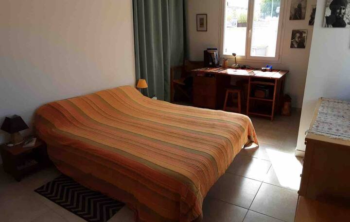 საძინებელი 1