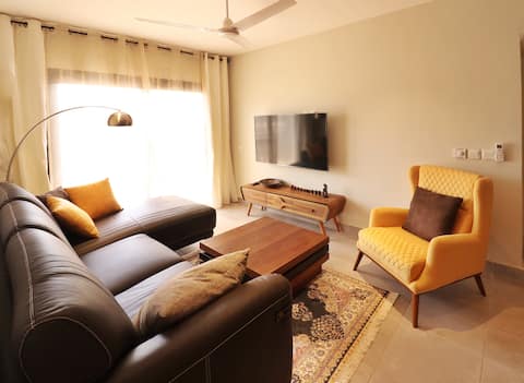 Best value 2 bd apartment/pool/netflix /near beach