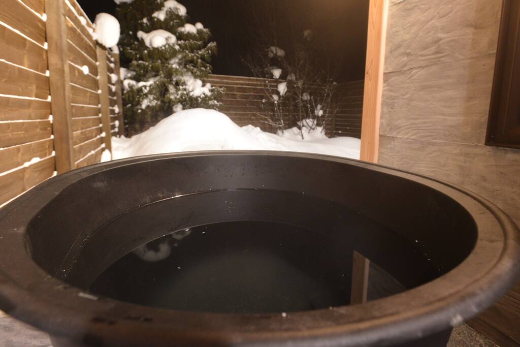 outdoor japanese bath