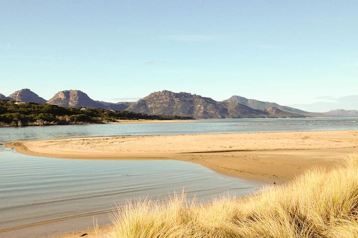 Banksia Cabin Dolphin Sands Swansea