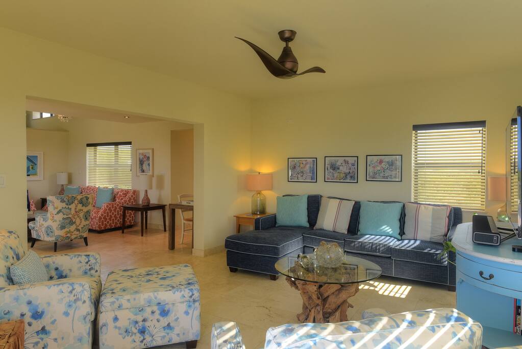 Spacious living area with room for everyone to relax