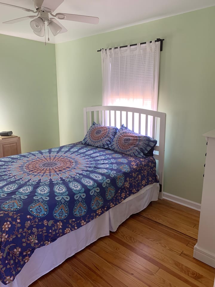 חדר שינה 2 עם מיטת קווין סייז 