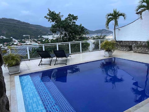 Mansion with Pool and Amazing View of Rio