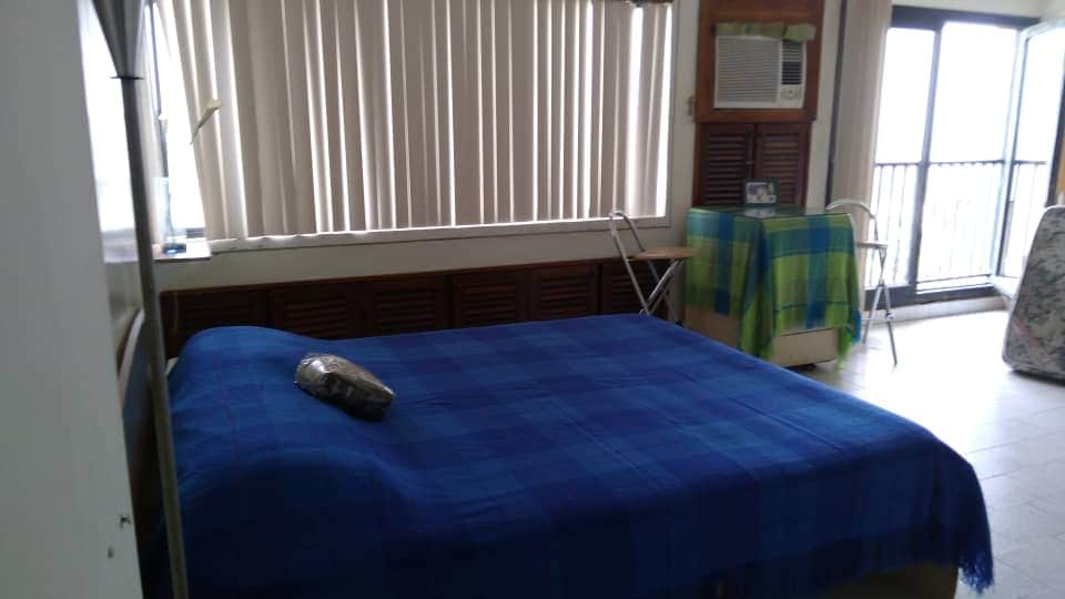 Პატარა ბინა ერთადგილიანი ოთახით 