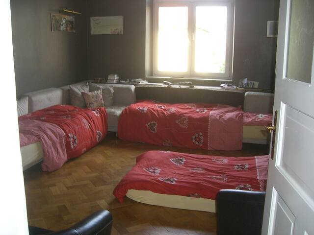 Central flat for up to 8 persons