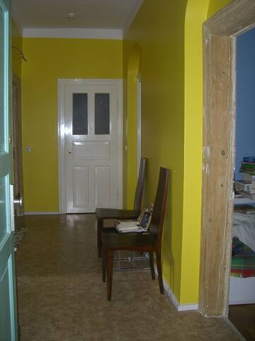 Central flat for up to 8 persons gallery image 4