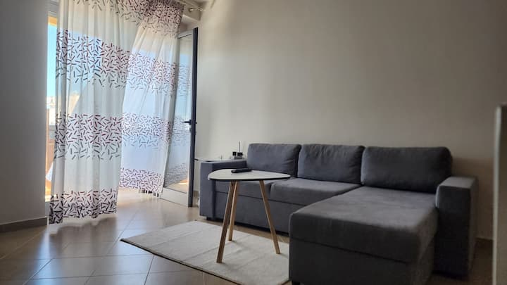 Hi Apartments C2 - City Center Self Check-in 24/7 - Tirana