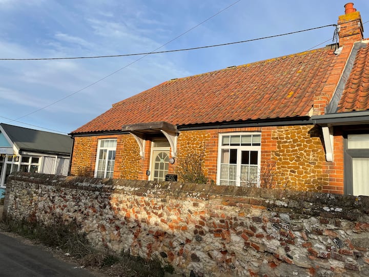 Allotment Cottage, Old Hunstanton Cottages for Rent in Norfolk, England, United Kingdom Airbnb Allotment Cottage, Old Hunstanton Cottages for Rent in Norfolk, England, United Kingdom Airbnb
