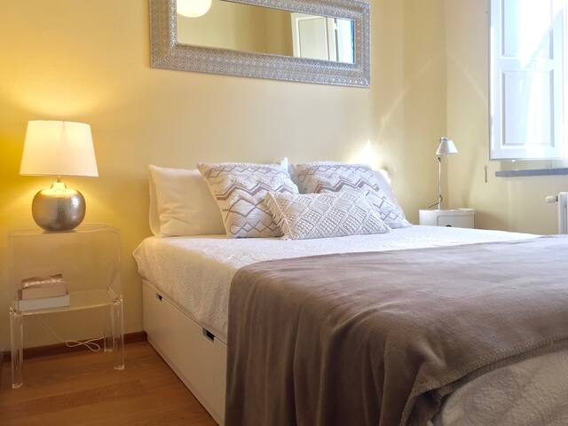 The window on the arcades