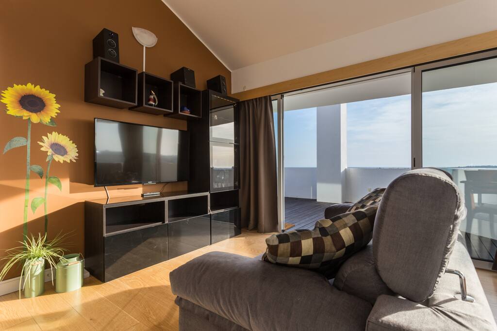Enjoy your favorite music via BT or radio etc. High quality 4K 49" TV - Bring movies. Very comfortable bed sofa!