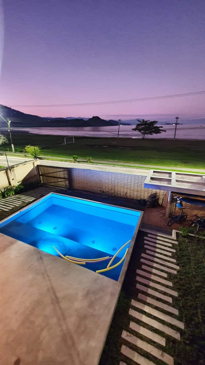 Modern House facing the sea in Jabaquara
