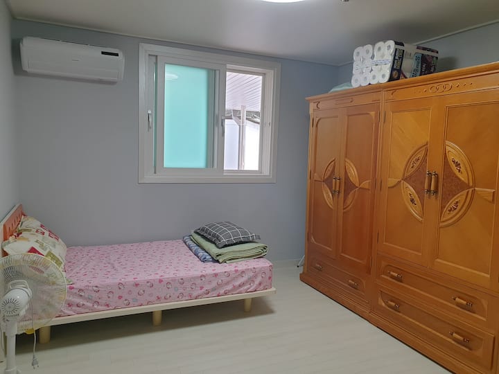 Спалня на първия етаж