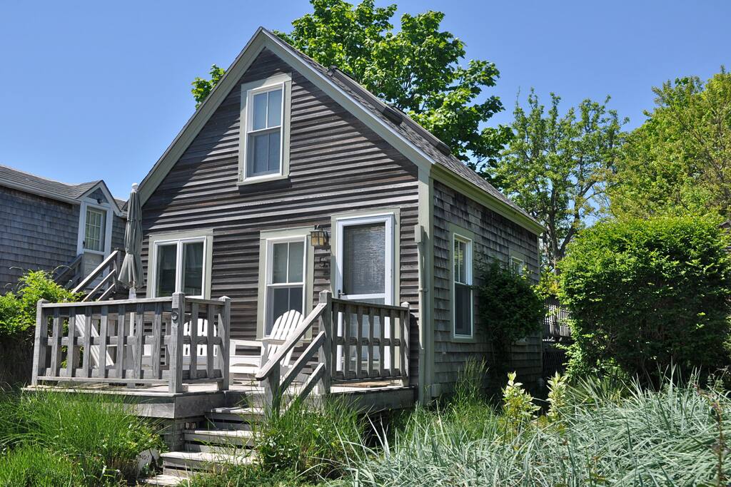 PET FRIENDLY 1BR COTTAGE 3 MIN WALK TO TOWN CTR Cottages for Rent in Provincetown
