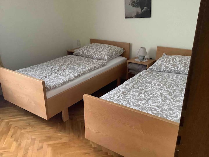 Dhomë gjumi 1