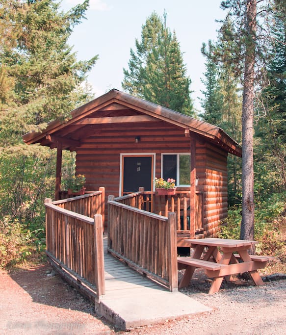 Ranger Cabin 1 near Glacier National Park Cabins for Rent in Hungry