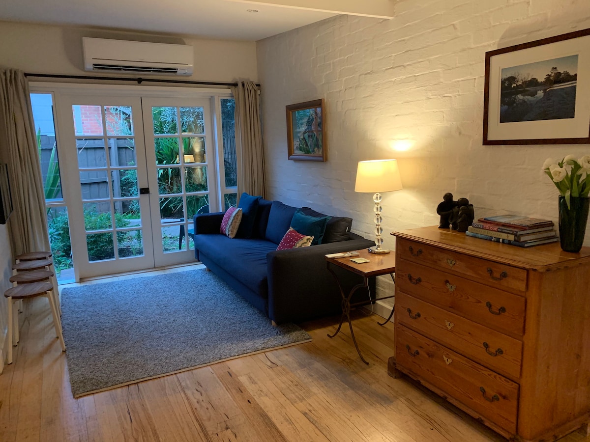 Popular Airbnb listing: Secluded Garden Cottage - St Kilda in St Kilda