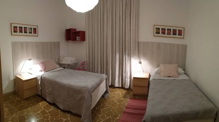 Საძინებელი ორი საწოლით 90x200