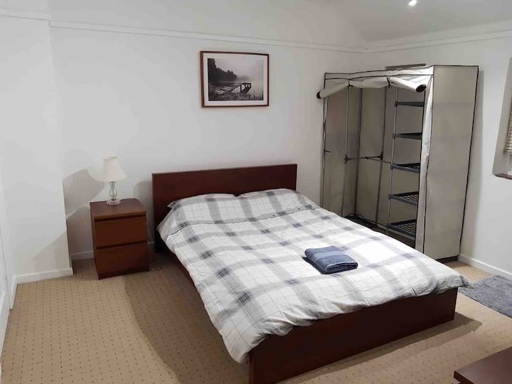 Large Double Bedroom In Cambridge - Cambridge