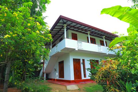 Lush Paradise~Terrace+Kitchen~Sea, Nature & Relax!
