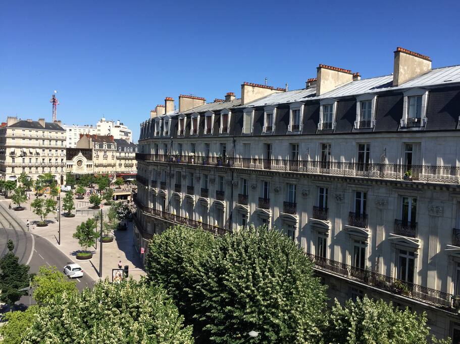 vue sur la place Darcy