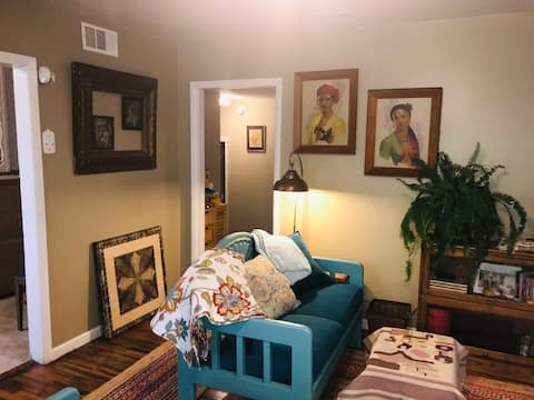 Popular Airbnb listing: 2 Bdrm APT-Charming-Chic-Roomy/Downtown-I25-5Min in Casper
