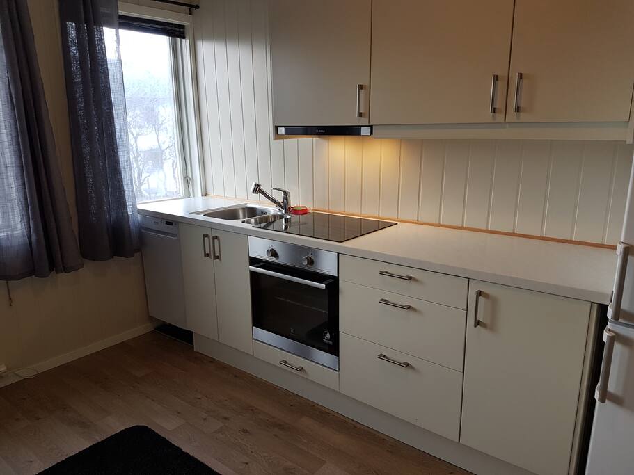 Kjøkken med oppvaskmaskin