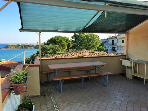 Capo Rizzuto central house with sea view