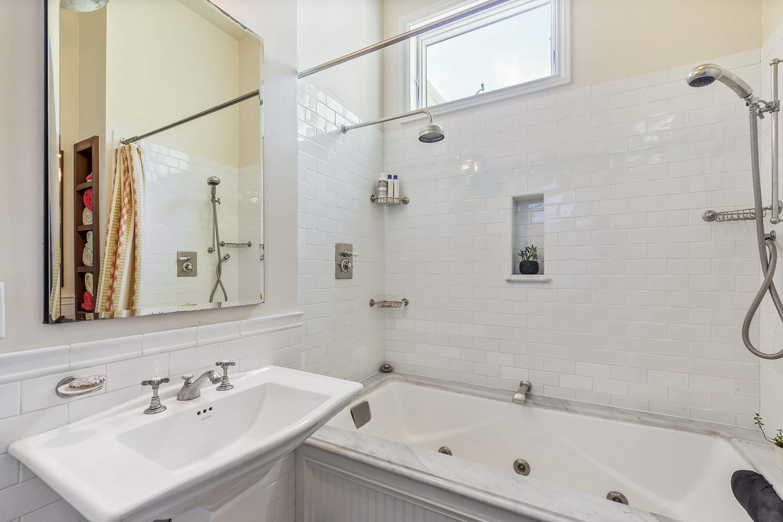 Condo in San Francisco · ★4.96 · 3 bedrooms · 3 beds · 1 bath - Image 39