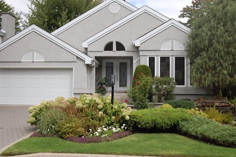 Great, pretty and big house.