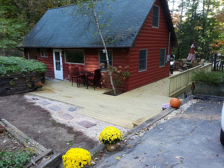 Romantic Getaway Cabin near Lake Houses for Rent in Monticello, New