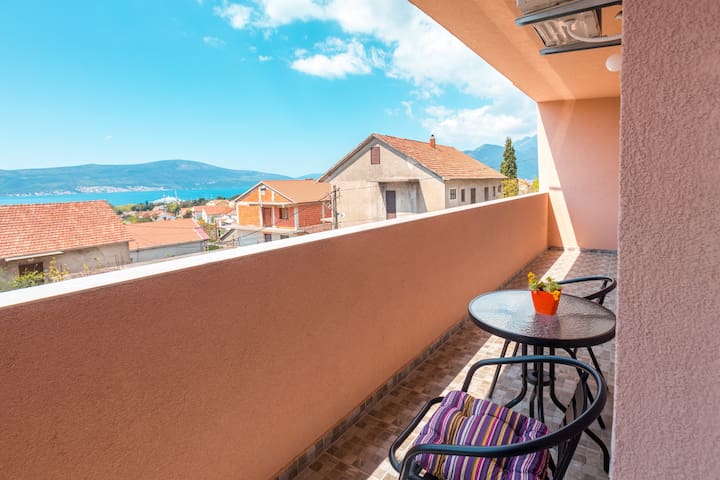 Airbnb Tivat Ferienwohnungen Unterkunfte Tivat Montenegro