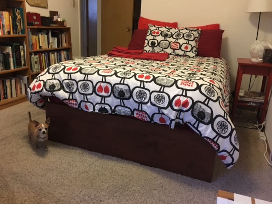 We have upgraded to a platform bed with a Keetsa eco-friendly mattress!