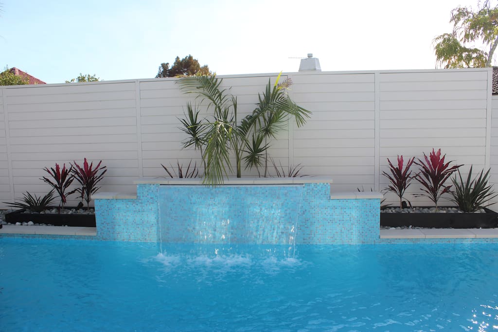 Pool waterfall