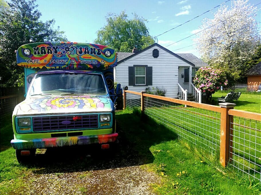 Private Custom Affordable Tours of the city are available... including touristic sites & local seattle hangouts, legends of rock, bar hopping/crawl,