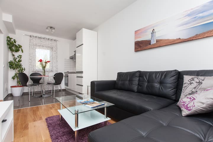 Modern apartment with terrace near the center