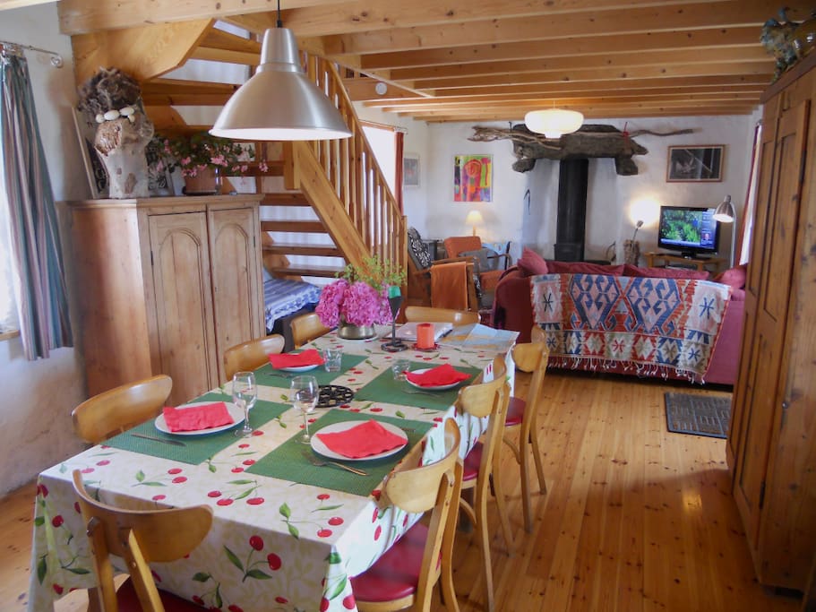 Open plan dining & living