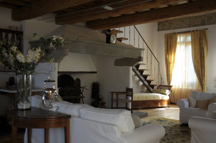 Le Vigne A house A story ...