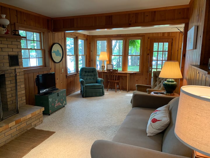 Evansdale Cottage On Beautiful Big Blue Lake - Hesperia, MI