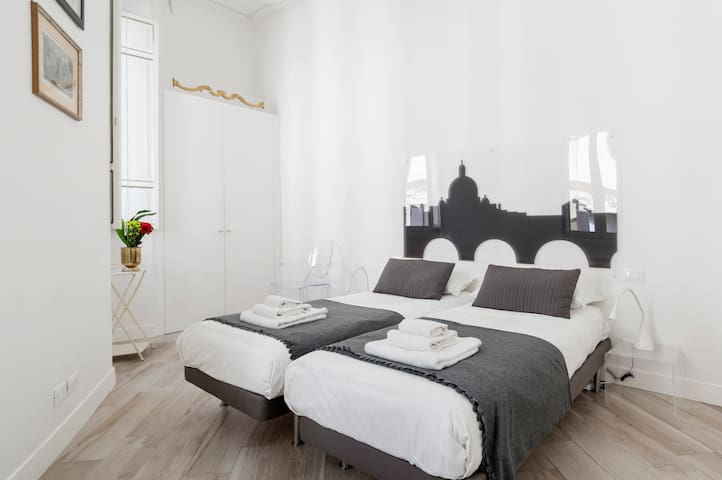 Elegante Appartamento Vicino a Campo Dei Fiori gallery image 4