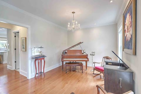 Top performing Airbnb: Luxurious Artist's Home in Charleston / North Charleston