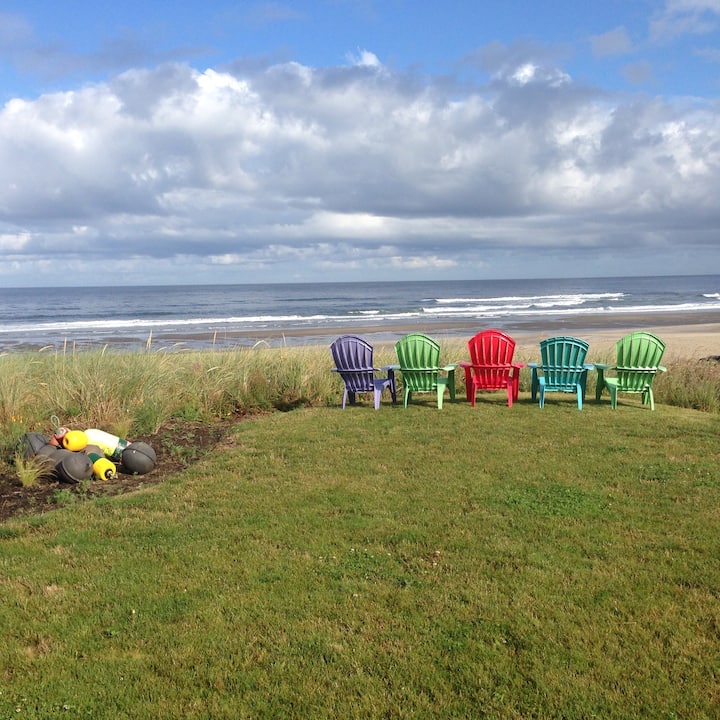 Hadley Harbor Blue Bedroom on the Beach Houses for Rent in Neskowin